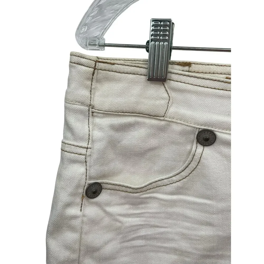Vintage Y2K Apple Bottom Jeans Mini Skirt Embroidered White Denim Size 7 / 8